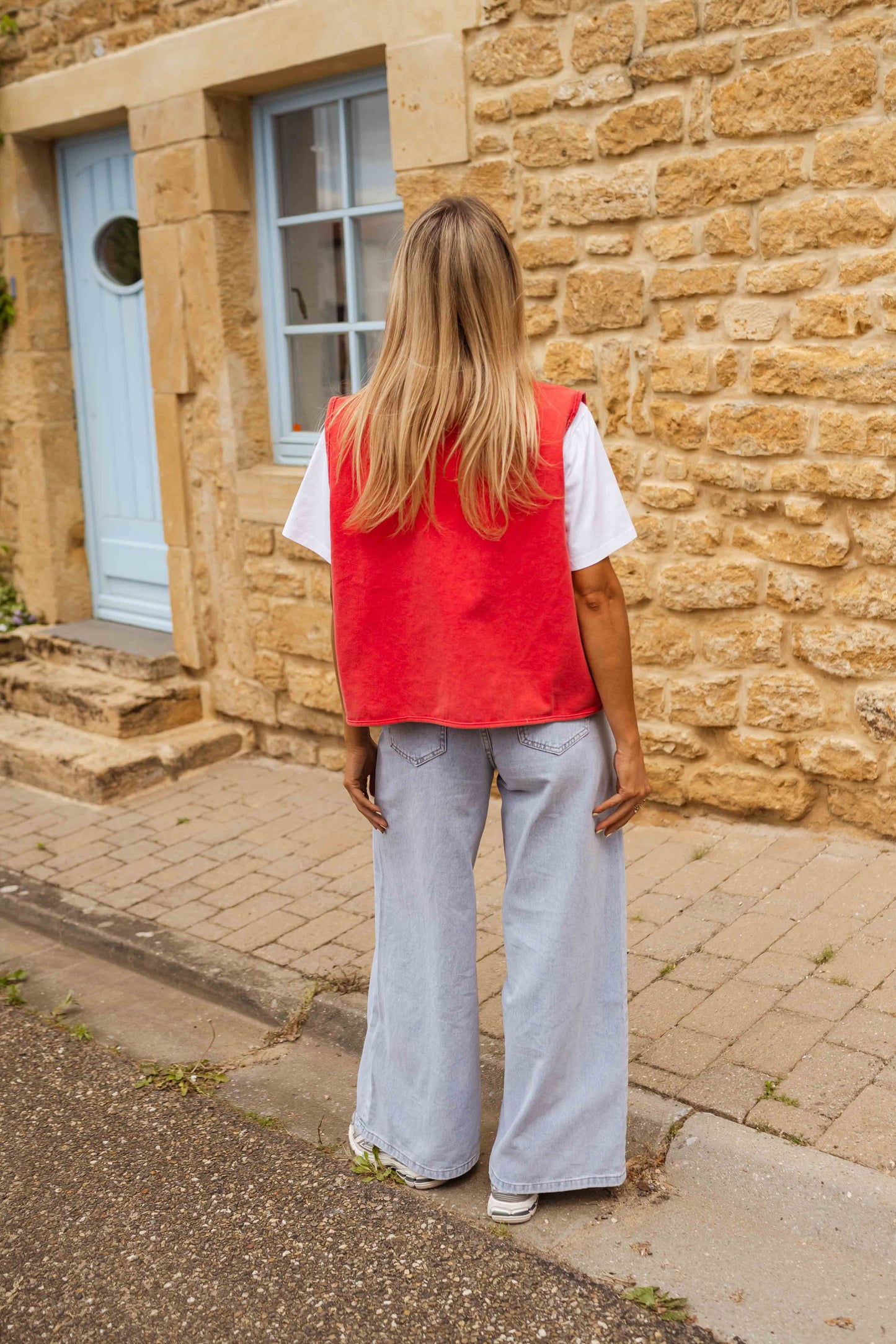 Judith – Vintage Button-Front Sleeveless Vest