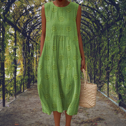 Simone – Sleeveless Textured Midi Dress with Pockets