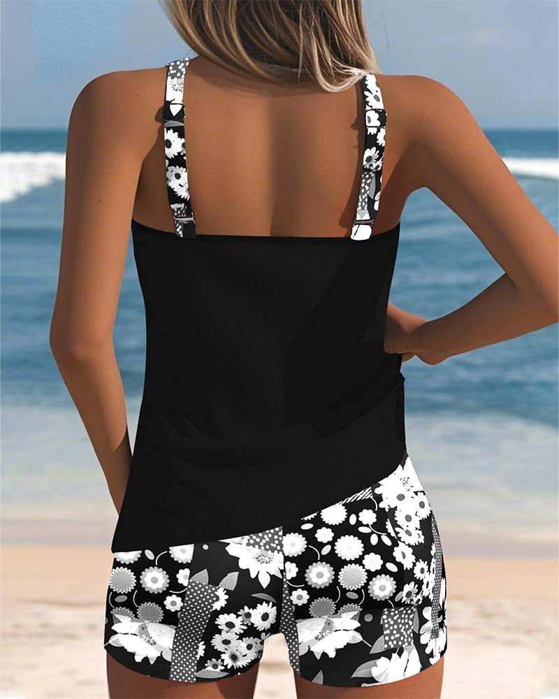 Della | Two-Piece Swimsuit with Comfortable Fit and Floral Beach Style