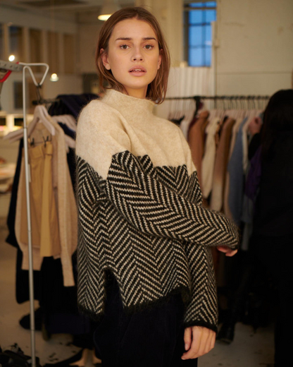 Rhonda – Herringbone Turtleneck Jumper