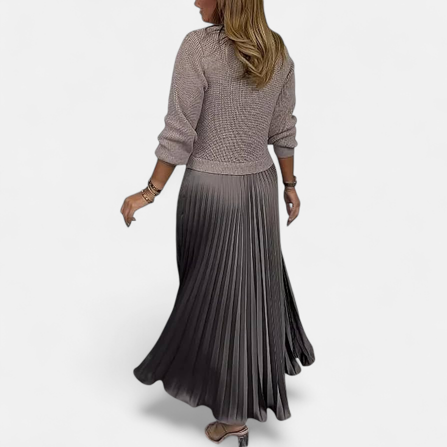 Karlee | Maxi Dress with Jumper and Pleated Skirt