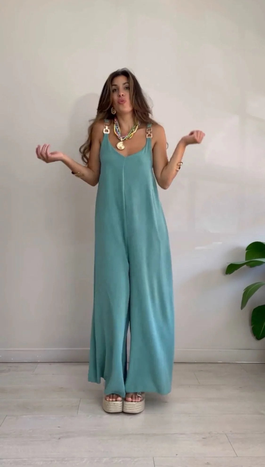 Willa – Relaxed Wide-Leg Sleeveless Jumpsuit
