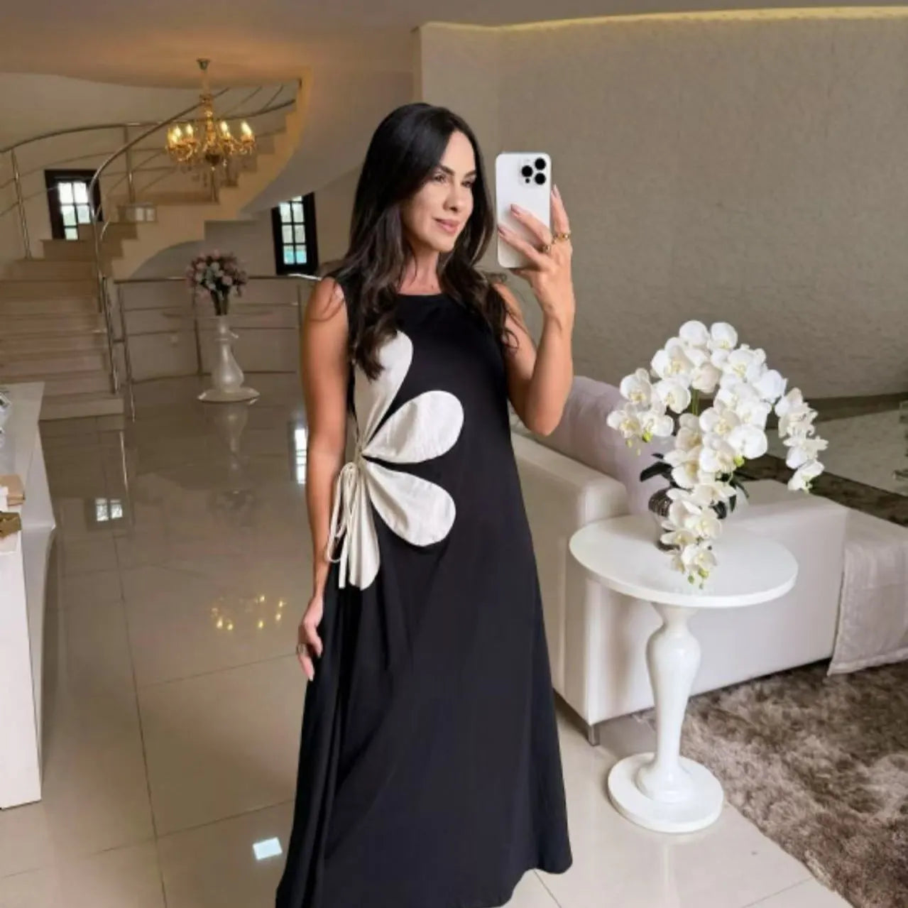 Henrietta – Floral Appliqué Sleeveless Maxi Dress