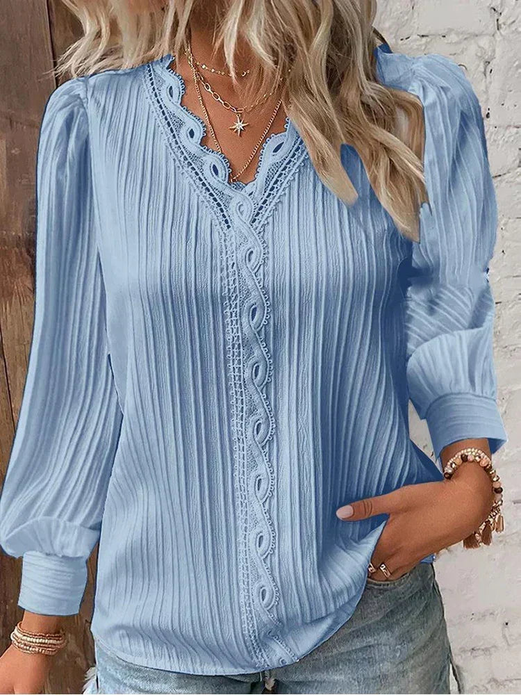 Lylah | Blouse with Chiffon and Lace Details