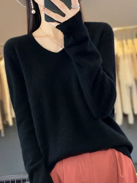Erica – Loose Knit V-Neck Jumper