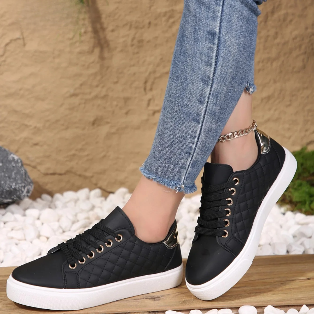 Sue – Quilted Lace-Up Flatform Sneakers