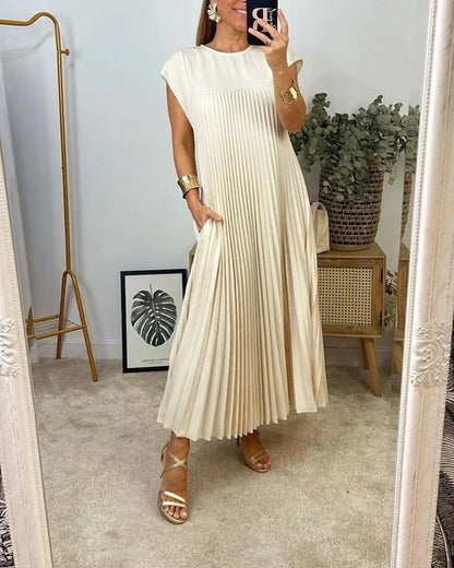 Samiya | Sleeveless Pleated Dress