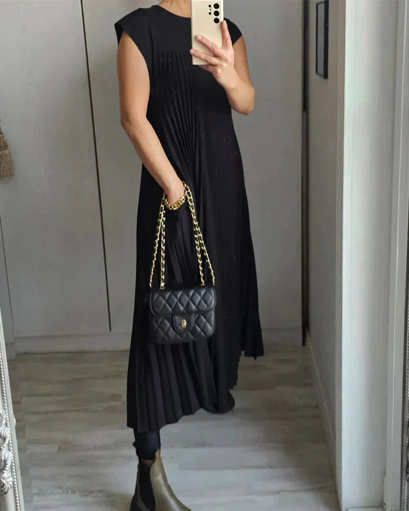 Samiya | Sleeveless Pleated Dress