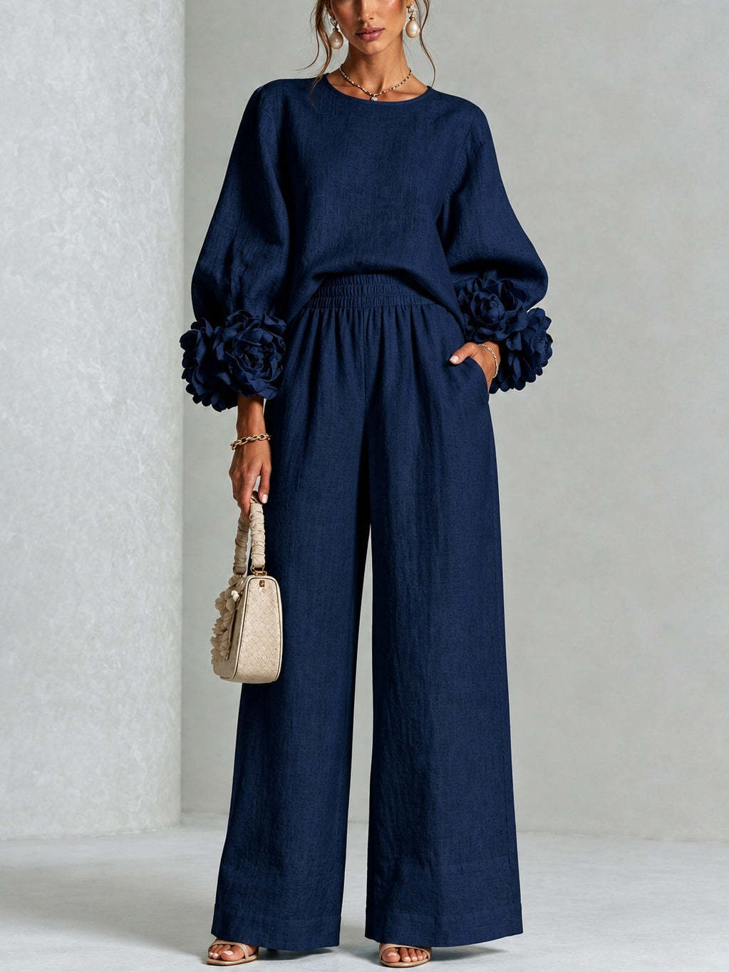 Debra – Linen-Look Set with Floral Cuffs