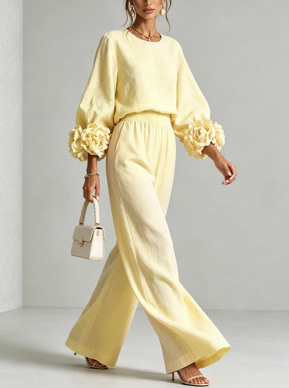 Debra – Linen-Look Set with Floral Cuffs