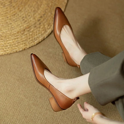 Mollie | Classic Pumps