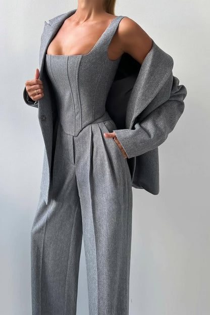 Pilar | Three-Piece Set with Double-Breasted Blazer