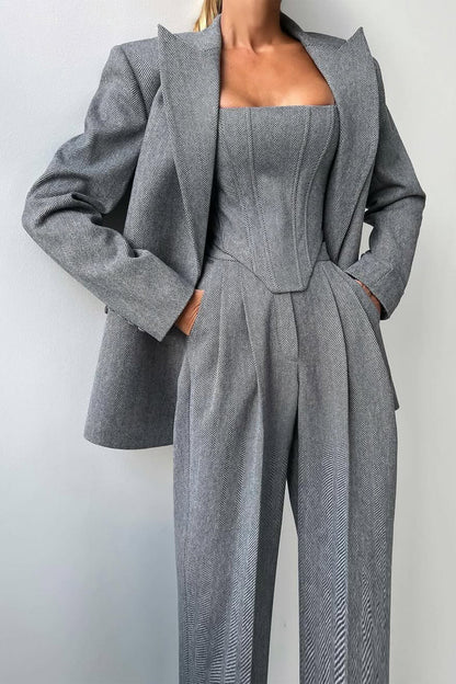 Pilar | Three-Piece Set with Double-Breasted Blazer