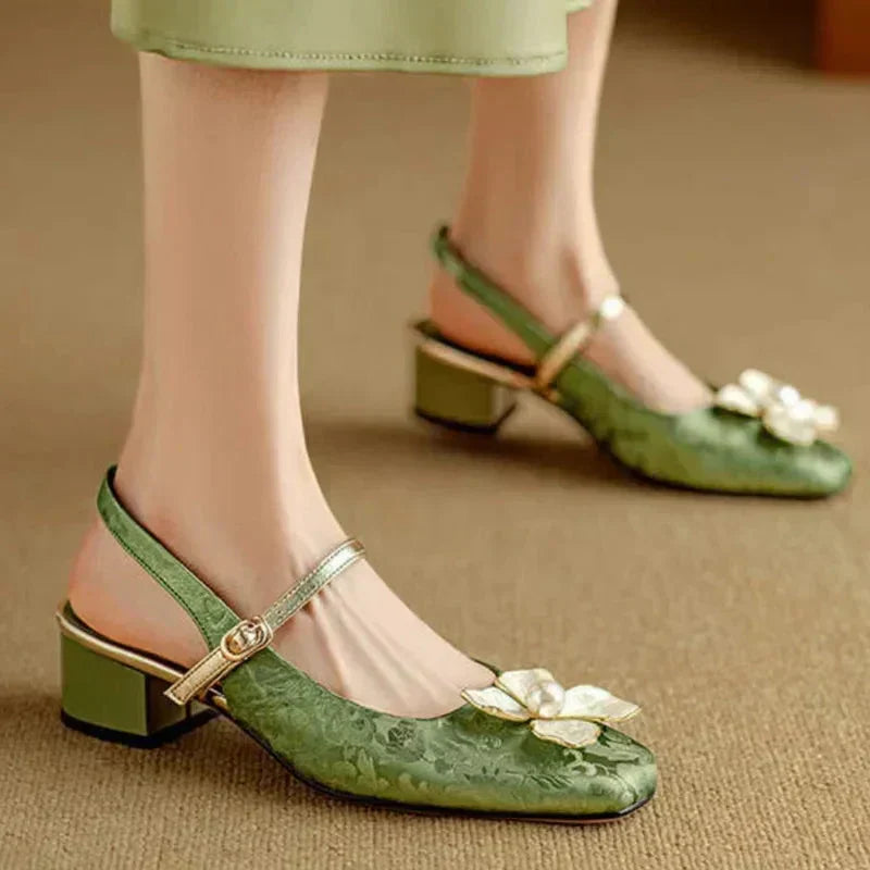 Brooks | Elegant Pumps