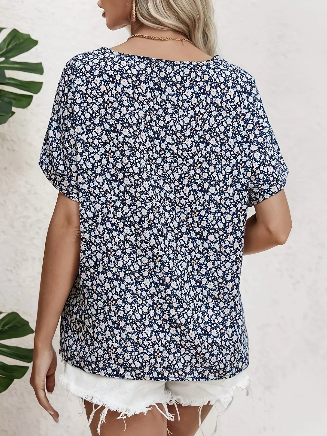 Khadija | Chic Floral Print Blouse