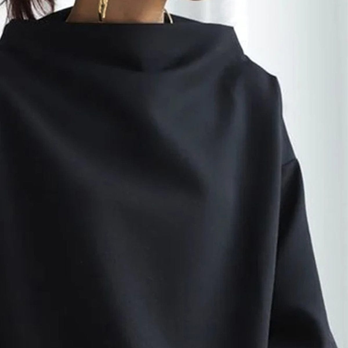 Alma – Oversized High-Neck Relaxed Top