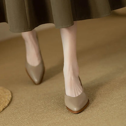 Mollie | Classic Pumps