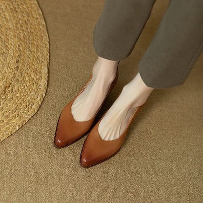 Mollie | Classic Pumps