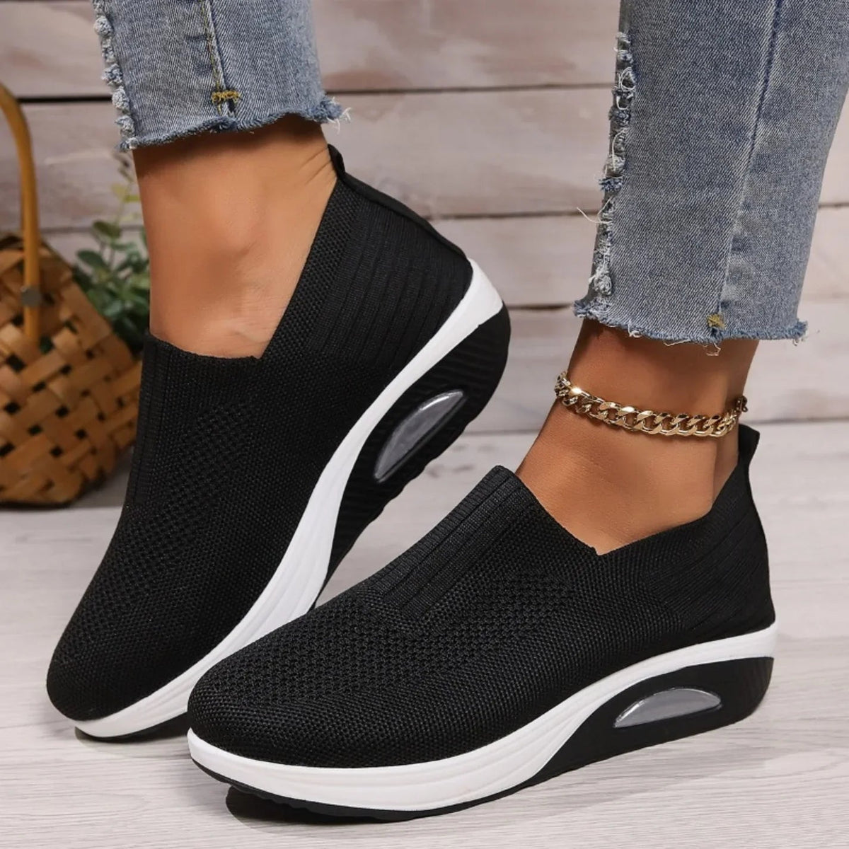 Lorraine – Slip-On Knit Sneakers with Air Cushion