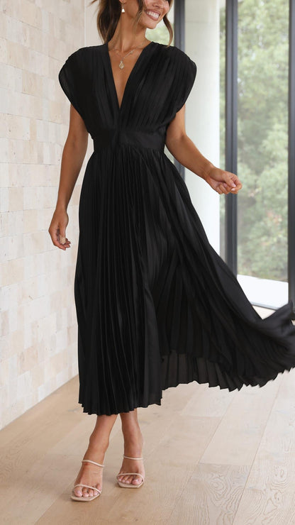 Suki | Elegant Pleated Maxi Dress