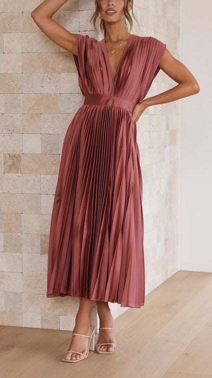 Suki | Elegant Pleated Maxi Dress
