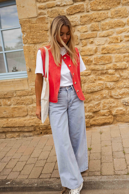 Judith – Vintage Button-Front Sleeveless Vest
