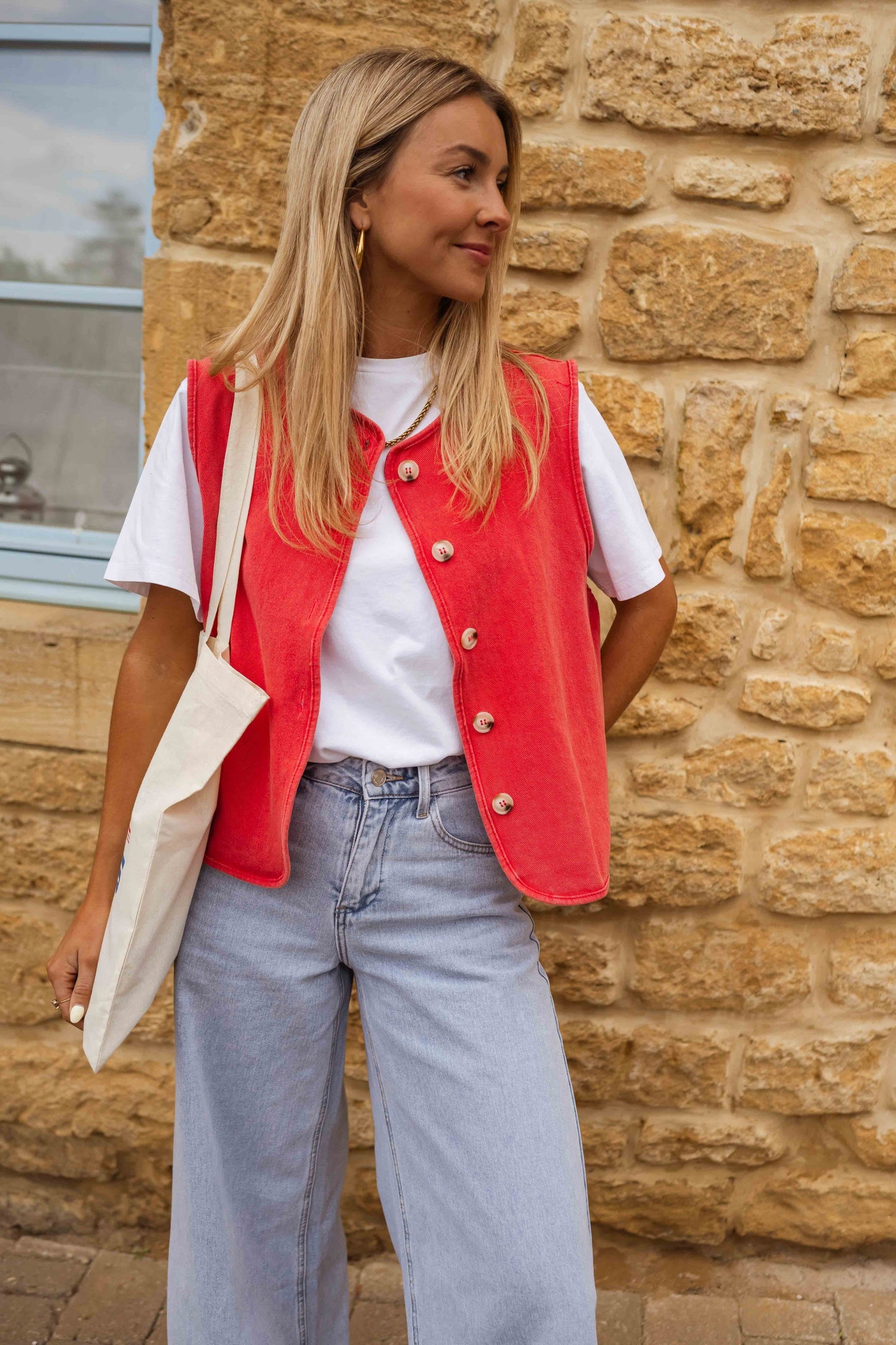 Judith – Vintage Button-Front Sleeveless Vest