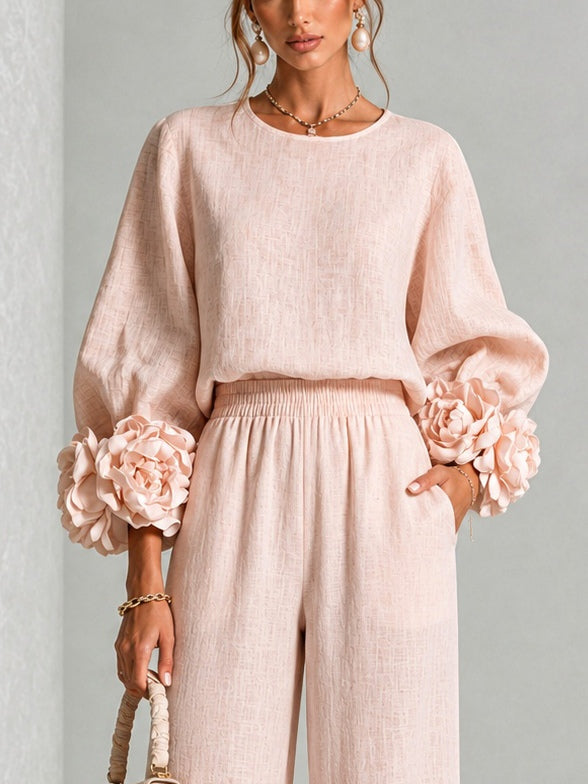 Debra – Linen-Look Set with Floral Cuffs