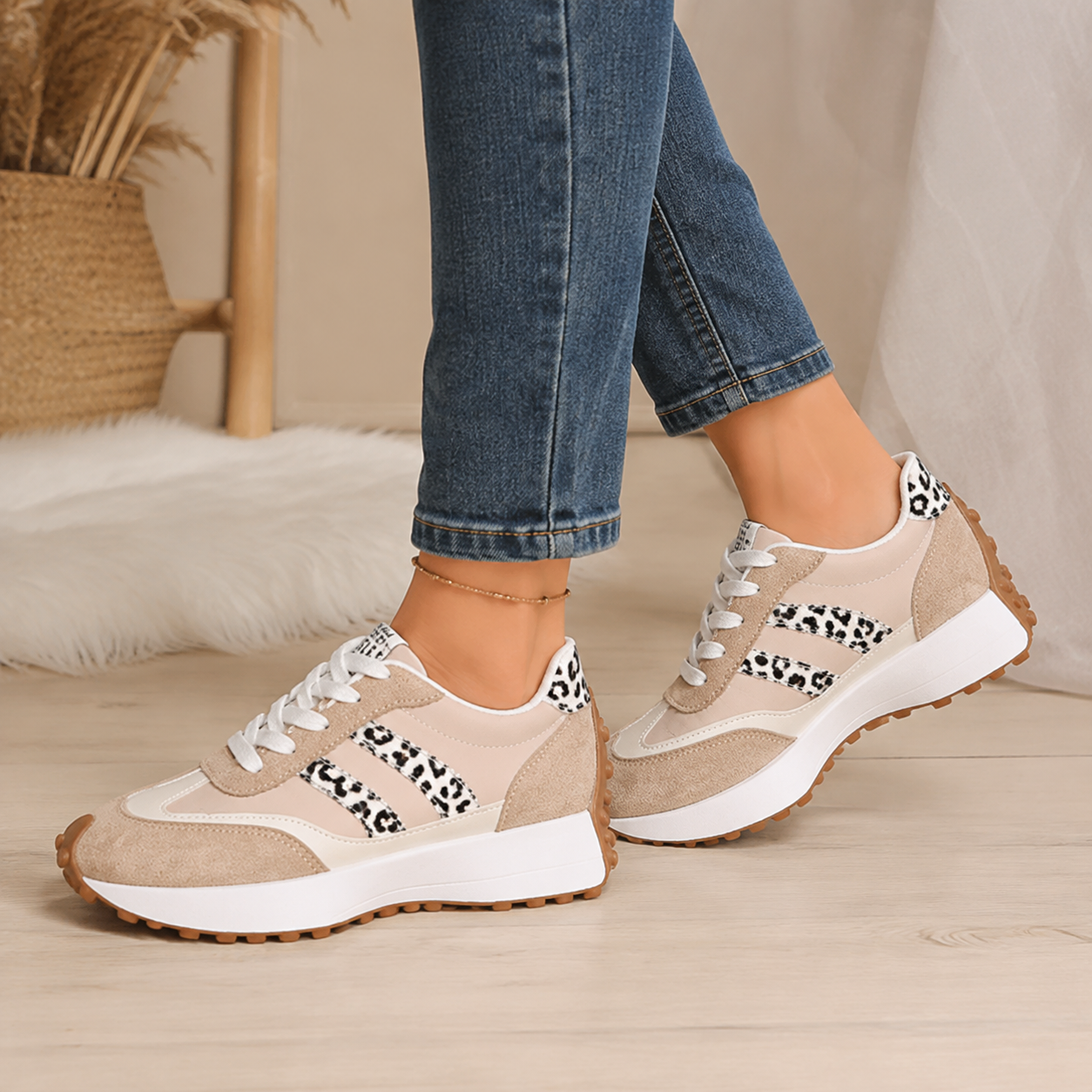 Bonnie – Leopard Print Lace-Up Sneakers