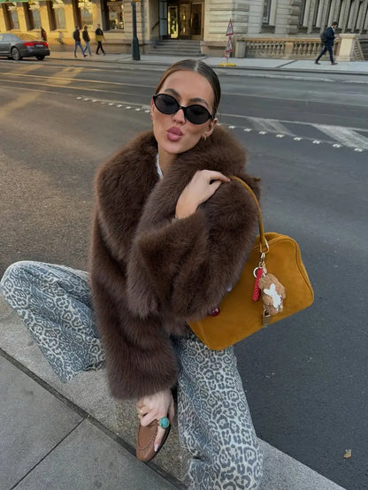 Dolores – Luxurious Faux Fur Coat