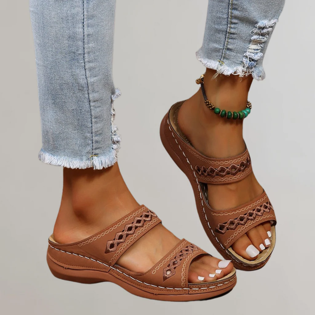 Journee | Orthopaedic Sandals